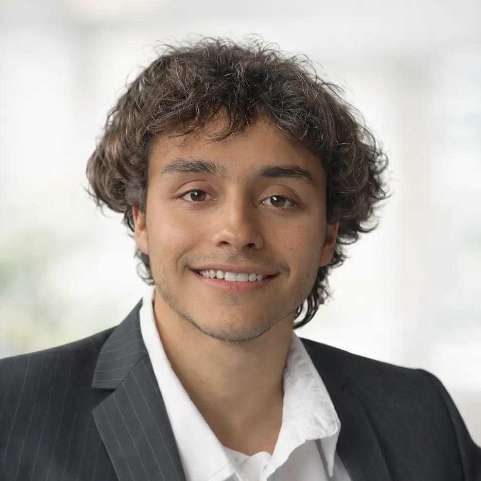 Nehuén Uriarte. Estudiante avanzado (Abogacía UBA) y Martillero Público (UCA)